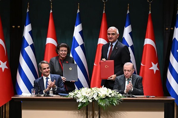 Yunan Basını Cumhurbaşkanı Erdoğan-Miçotakis Görüşmesini Nasıl Gördü? 'Bölgede Türk Rüzgarı Esiyor'